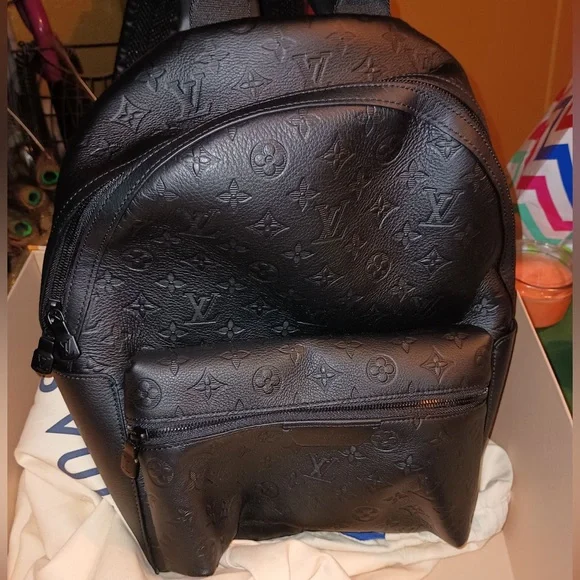 Louis Vuitton | Bags | Louis Vuitton Discovery Bp Black  display picture 3